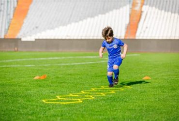 مدرسه فوتبال آینده سازان در کرمان